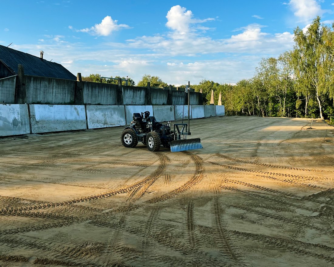 Pramonių grindų betonavimo paslaugos: 2d grunto lyginimo sistema grunto paruosimas betonavimo darbams. Teikiame paslaugas Lietuvoje, Tauragės regione: Šilutėje, Raseiniuose, Pagėgiuose, Šilalėje, Jurbarke.