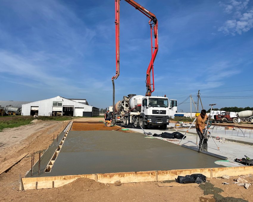 Pramonių grindų betonavimo paslaugos: Betoninių grindų betonavimas verslui. Teikiame paslaugas Lietuvoje, Tauragės regione: Šilutėje, Raseiniuose, Pagėgiuose, Šilalėje, Jurbarke.