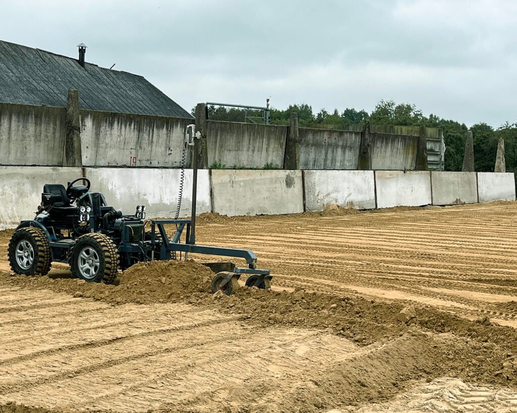 Pramonių grindų betonavimo paslaugos: Grunto tankinimas prieš betonavimo darbus. Teikiame paslaugas Lietuvoje, Tauragės regione: Šilutėje, Raseiniuose, Pagėgiuose, Šilalėje, Jurbarke.
