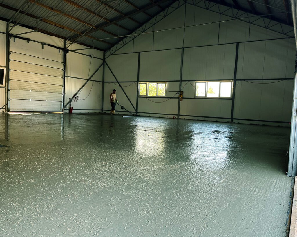 Pramonių grindų betonavimo paslaugos: pramoniniu grindu betonavimas lyginimas poliravimas. Teikiame paslaugas Lietuvoje, Tauragės regione: Šilutėje, Raseiniuose, Pagėgiuose, Šilalėje, Jurbarke.